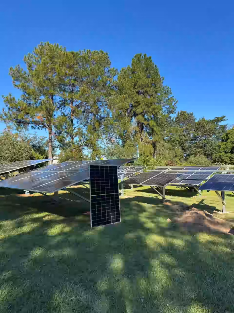 Freiflächen-Solaranlage mit Aufständerung von Guaira-Solar Paraguay